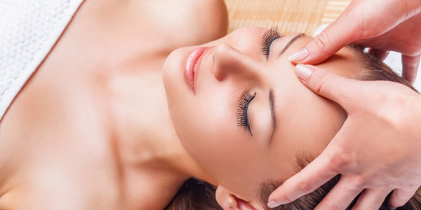 Indian scalp massage at EXHALE SPA Toronto Airport